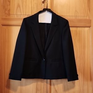 Women's long sleeve short blazer